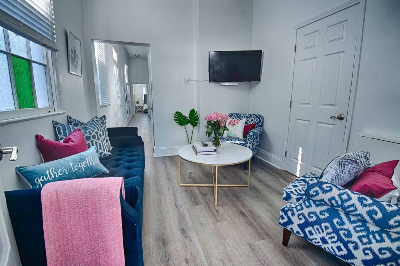4 Bedroom - Sleeps 8! Best Location Next To Bourbon Street! Nova Orleães Exterior foto